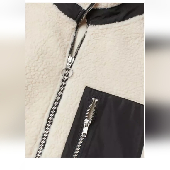 H&M Faux Shearling Jacket- Light beige/black. Size small - Picture 5 of 15